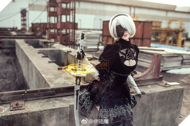 Lại nóng mắt với cosplay cô nàng 2B "hở bạo" trong Nier: Automata