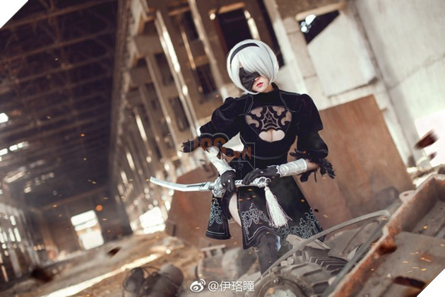 Lại nóng mắt với cosplay cô nàng 2B "hở bạo" trong Nier: Automata
