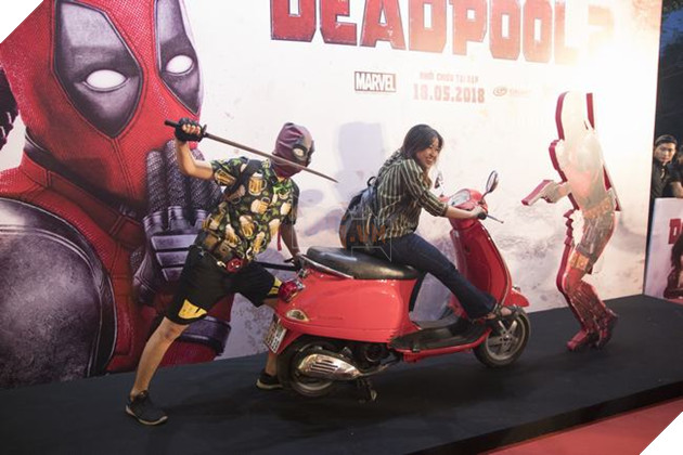 Chạy nhanh không Deadpool quần đùi áo thun chém nhầm!!!