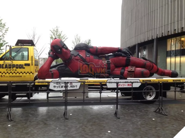 Đến Nhật Bản, Deadpool cũng lại chơi lầy quảng bá không giống ai - Ảnh 5. Đến Nhật Bản, Deadpool cũng lại chơi lầy quảng bá không giống ai - Ảnh 5.