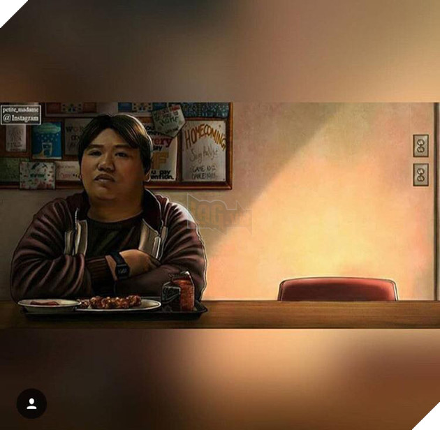 Ned là người bạn thân thiết của Peter, cậu là người duy nhất biết được danh tính thật sự của người Nhện. Cậu rất khâm phục Peter và luôn nhiệt tình giúp đỡ anh trong những nhiệm vụ khó khăn. Giờ anh chỉ còn một mình, bạn đồng hành đã mất, nỗi buồn của anh đã được khắc họa sâu trong bức ảnh.