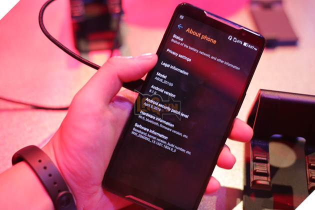 Cận cảnh ROG Phone: Quái vật chơi game di động sẽ gây bão năm nay