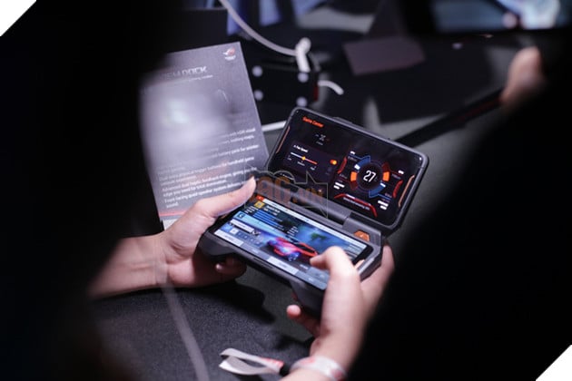 Cận cảnh ROG Phone: Quái vật chơi game di động sẽ gây bão năm nay