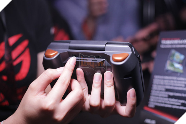 Cận cảnh ROG Phone: Quái vật chơi game di động sẽ gây bão năm nay