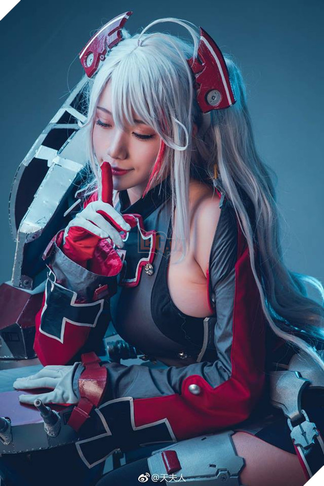Ngắm cosplay Azur Lane lạ mắt nhưng không kém phần gợi cảm
