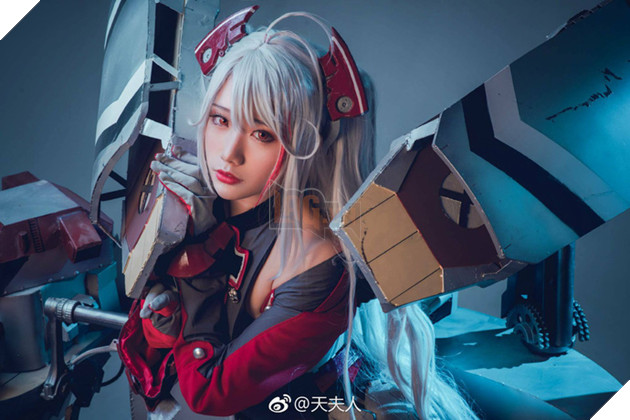 Ngắm cosplay Azur Lane lạ mắt nhưng không kém phần gợi cảm