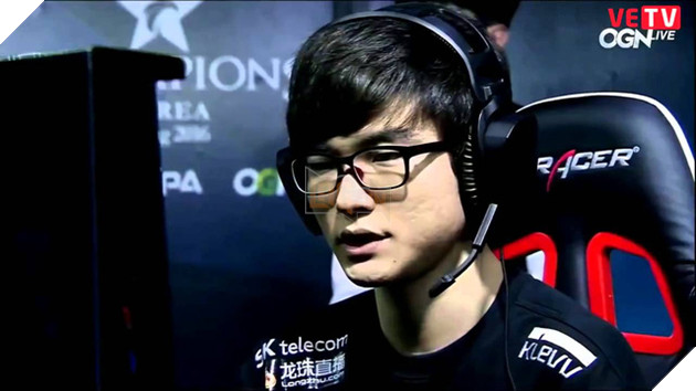 LMHT: Clip tuyển thủ SKT T1 chuẩn bị thi đấu bằng game Kinh Dị 2