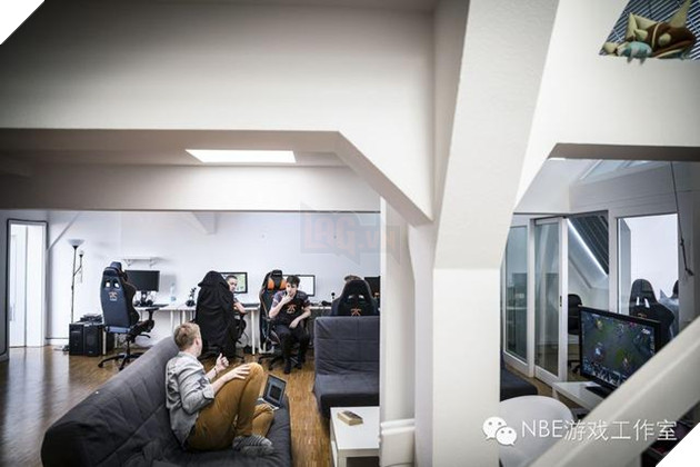 Cuộc sống thường ngày của game thủ LMHT chuyên nghiệp 2