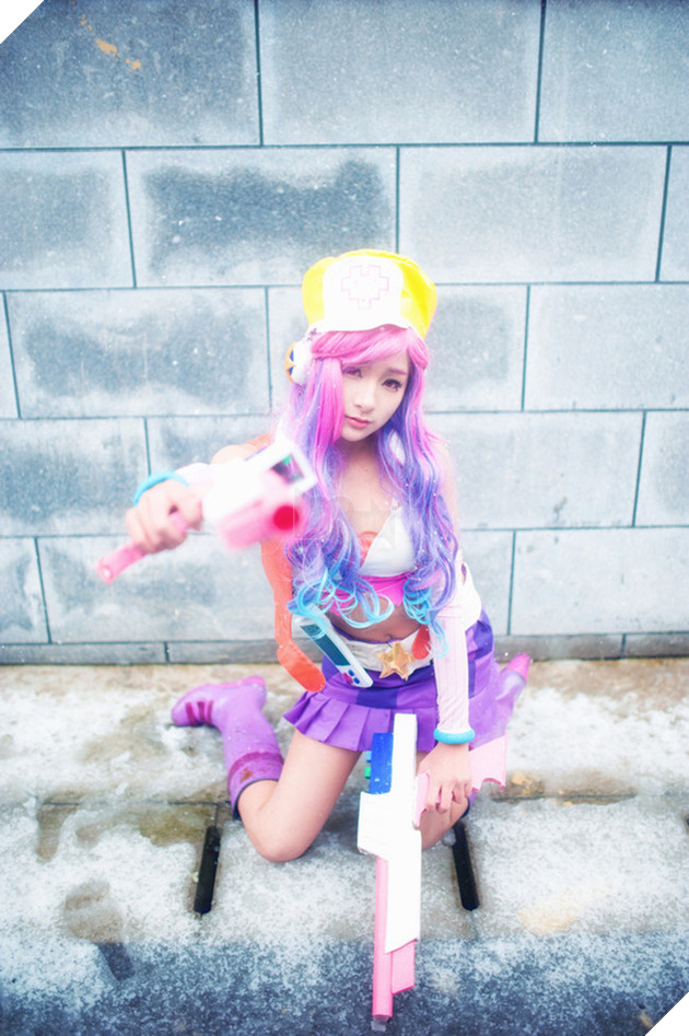 Cosplay Miss Fortune lung linh bỏng mắt 2