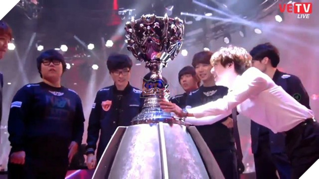 Ngôi sao trẻ của SKT T1 chính thức gia nhập Edward Gaming 4