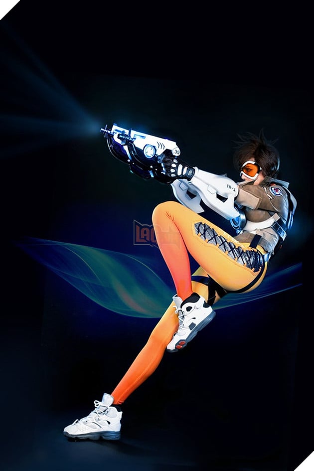 Blizzard vừa xin lỗi game thủ vì "1 cái mông" liền được hưởng ứng ngay bằng màn cosplay này