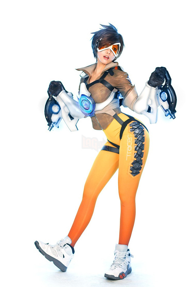 Blizzard vừa xin lỗi game thủ vì "1 cái mông" liền được hưởng ứng ngay bằng màn cosplay này