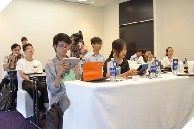 Chinh Đồ Mobile họp báo ra mắt, có sự tham gia của đài truyền hình