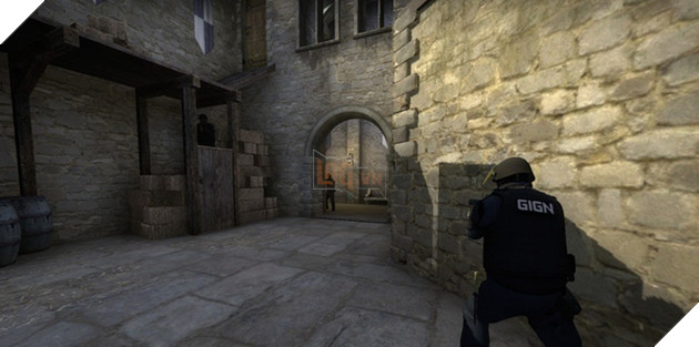 
Anh bên phải làm mồi.
