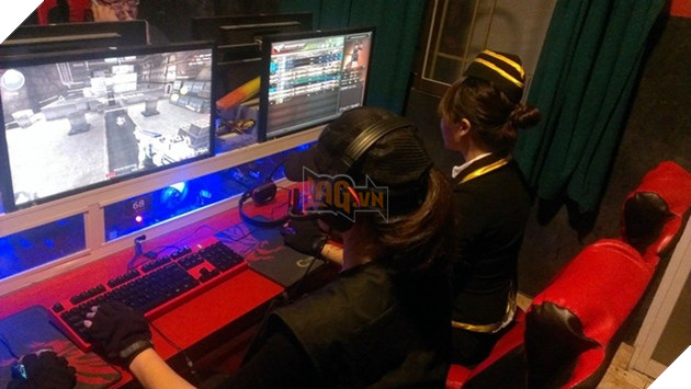 Dot Kich: Nu game thu Viet Nam mac cosplay thi dau giai game 3 Nữ game thủ xinh đẹp vừa đánh giải vừa diện đồ cosplay Đột Kích