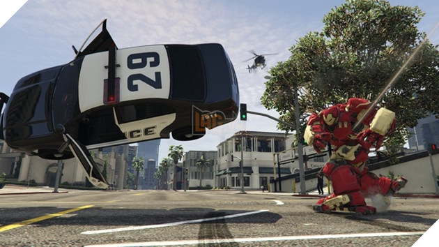 http://screenshots.en.sftcdn.net/en/scrn/69710000/69710991/gta-5-iron-man-mod-01-700x393.jpg