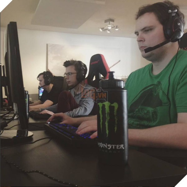 thi dau bi loai doi truong no diggity nhay len lam coach cho alliance 2