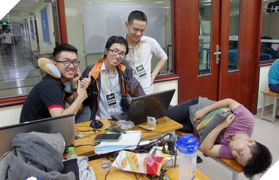 thoi-quen-xau-cua-nguoi-viet-thanh-chu-de-lam-game-cua-sinh-vien-1