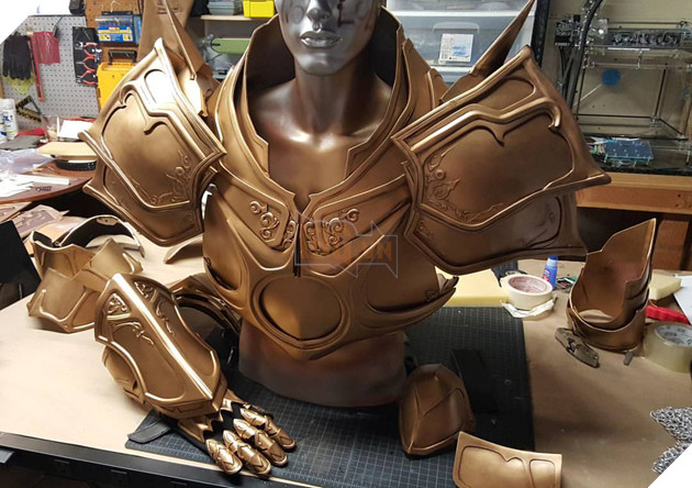 Game thủ tự tạo ra bộ Cosplay Imperius vì quá yêu thích tựa game Diablo 3 5
