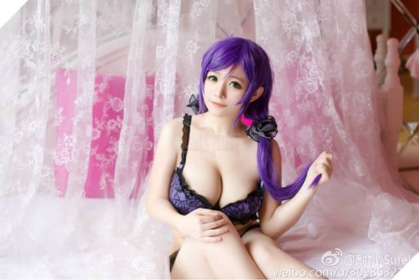 Bỏng mắt với cosplay Nozomi Tojo nhân ngày sinh nhật trong Love Live!