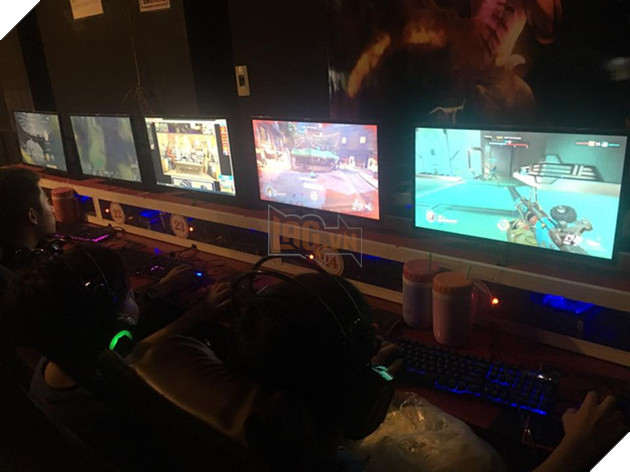 
Overwatch đang ngày càng phổ biến tại các quán net Việt Nam.
