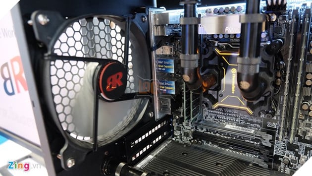 Thung PC do gia 350 trieu tai Viet Nam hinh anh 3 Choáng với bộ case PC độ giá 350 triệu do người Việt thực hiện 3