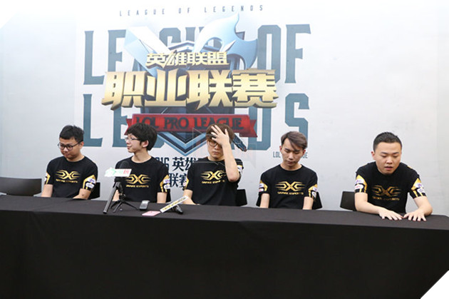 phong-van-snake-sau-tran-thang-OMG-1