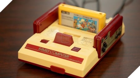Máy chơi game 4 nút từng rất phổ biến tại Việt Nam thập niên 90 thế kỷ trước và gắn liền với tuổi thơ của không ít người