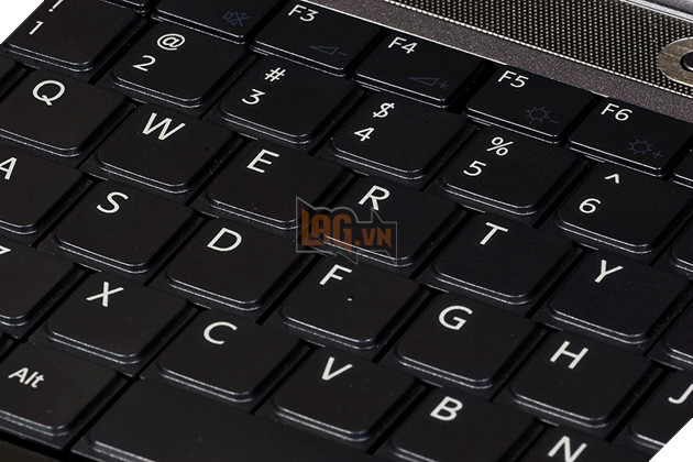 Kế đến là những nút điều chỉnh âm thanh và hiệu ứng âm thanh. Phím F10 để mute