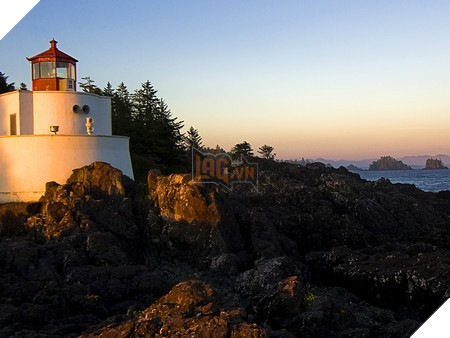 Một hình ảnh trước (trên) và sau (dưới) sau khi được phần mềm xử lý