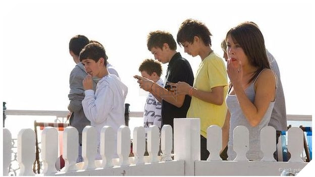 Vật dụng này sẽ giúp bạn chơi Pokemon GO tại Việt Nam không sợ bị giật điện thoại