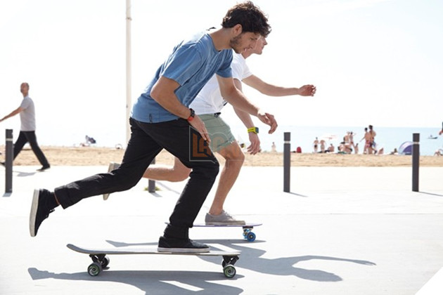 Smartband Talk: Vong tay dien tu ho tro van dong hinh anh 1