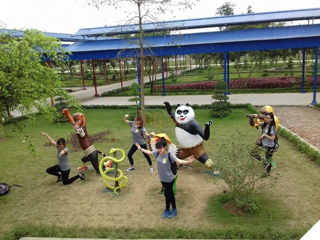 Choáng với tượng Naruto "thảm họa" tại Việt Nam