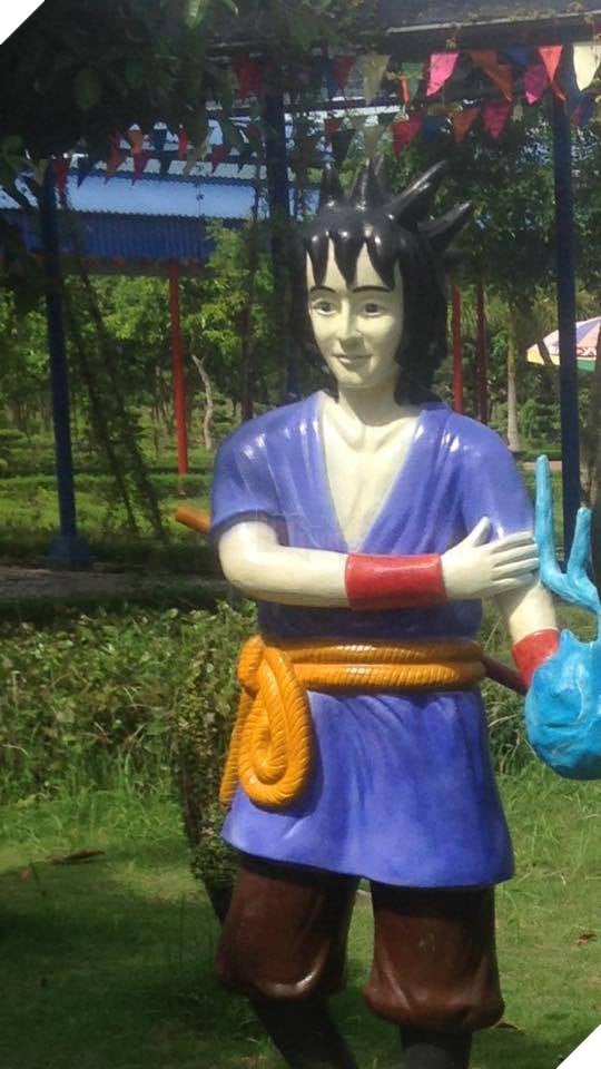 Choáng với tượng Naruto "thảm họa" tại Việt Nam