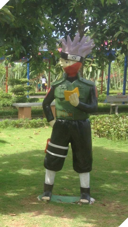 Choáng với tượng Naruto "thảm họa" tại Việt Nam
