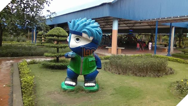 Choáng với tượng Naruto "thảm họa" tại Việt Nam