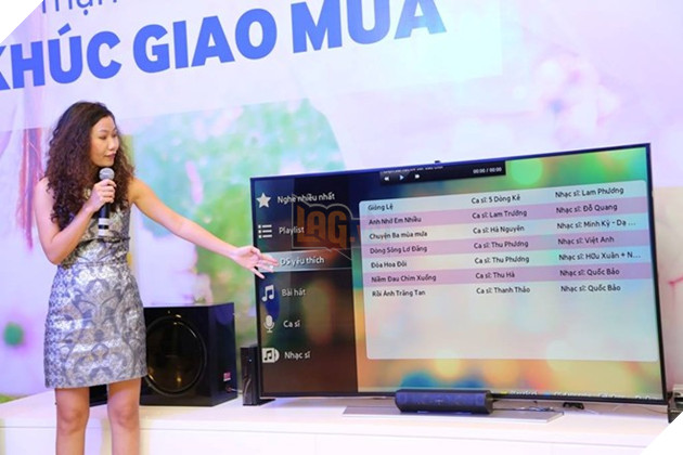 Đại diện Samsung giới thiệu về ứng dụng.