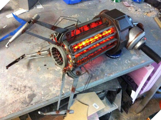 30 món vũ khí và vật dụng trong game được chế tác ngoài đời đẹp nhất