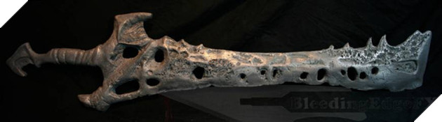 30 món vũ khí và vật dụng trong game được chế tác ngoài đời đẹp nhất