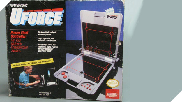 11 tay cầm điều khiển "quái dị" nhất trong lịch sử video game