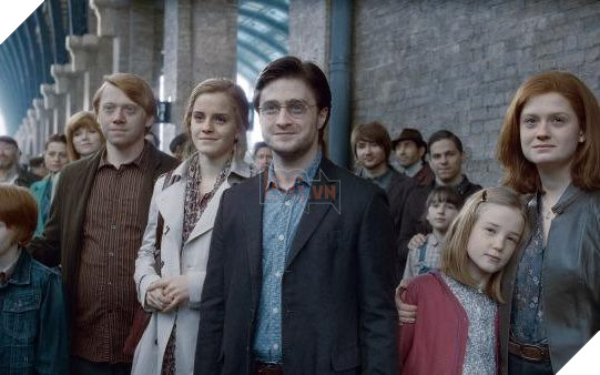 Harry Potter and The Cursed Child bán được 4 triệu bản trong tuần đầu tiên 3