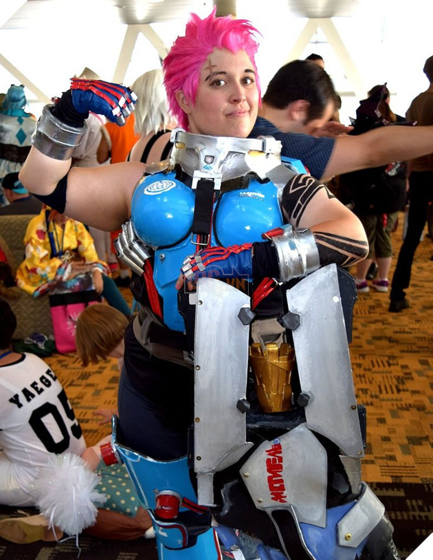 Bất ngờ với bộ ảnh cosplay Overwatch cực "khó đỡ" của fan hâm mộ