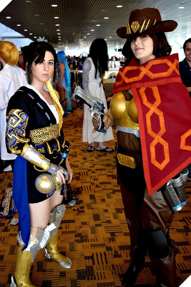 Bất ngờ với bộ ảnh cosplay Overwatch cực "khó đỡ" của fan hâm mộ