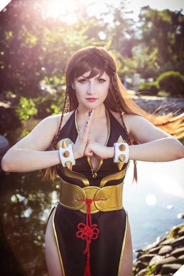 Cosplay Chun-Li ngực đầy cực gợi cảm trong Street Fighter V