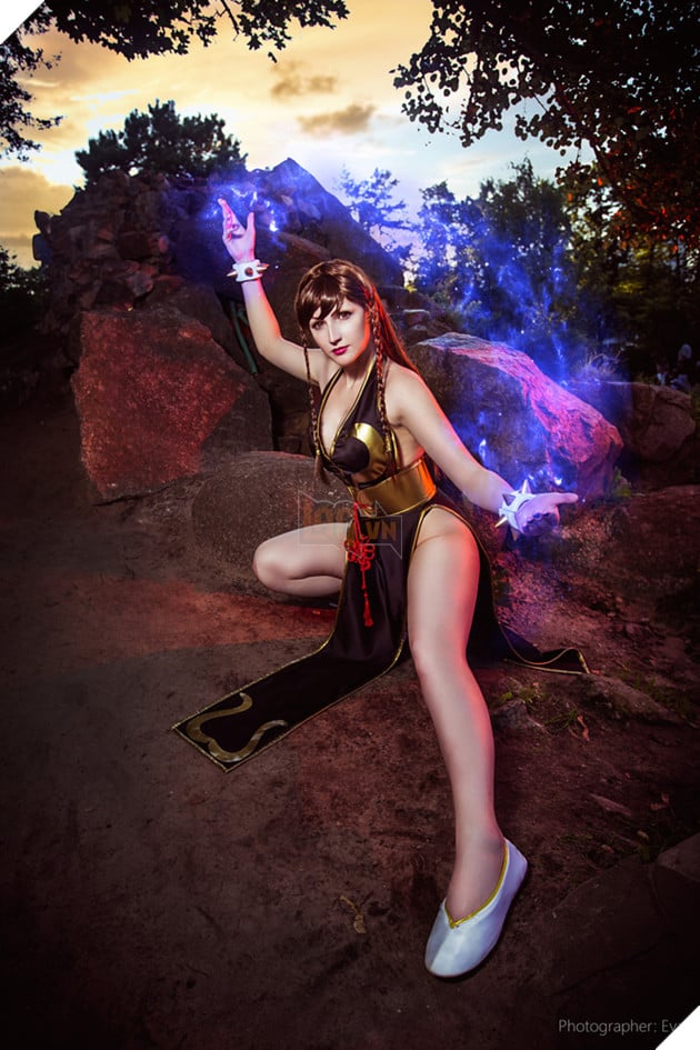 Cosplay Chun-Li ngực đầy cực gợi cảm trong Street Fighter V