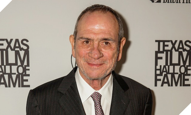 Vai Đặc vụ Hobbs của The Rock ban đầu được viết cho Tommy Lee Jones 2