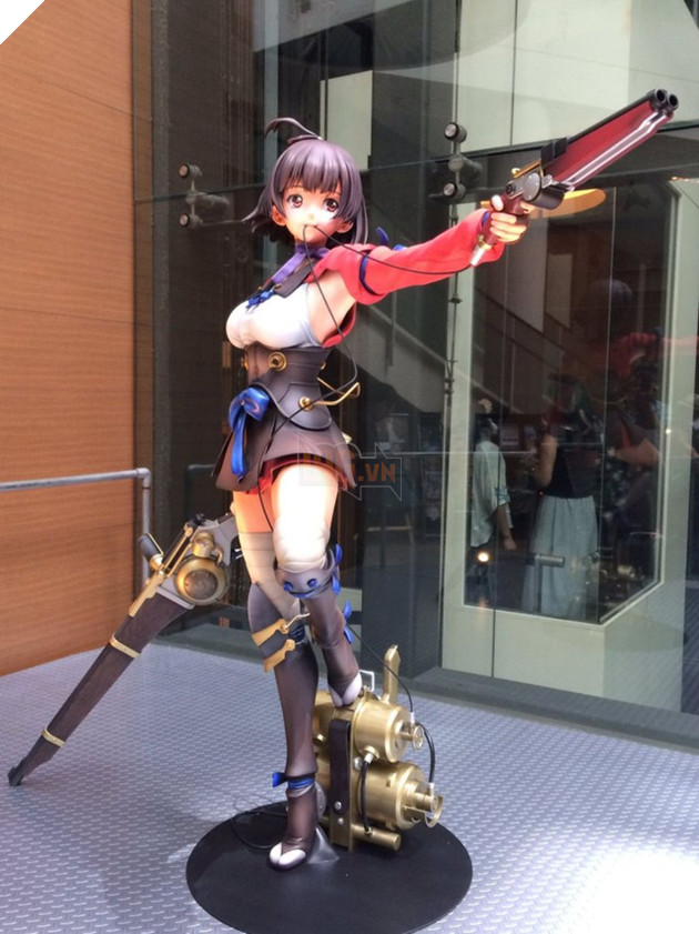 Choáng với mô hình anime có giá ngang một chiếc ô tô