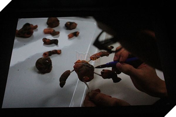 Resident Evil 7 gây sốc khi sử dụng mô hình làm từ thịt sống