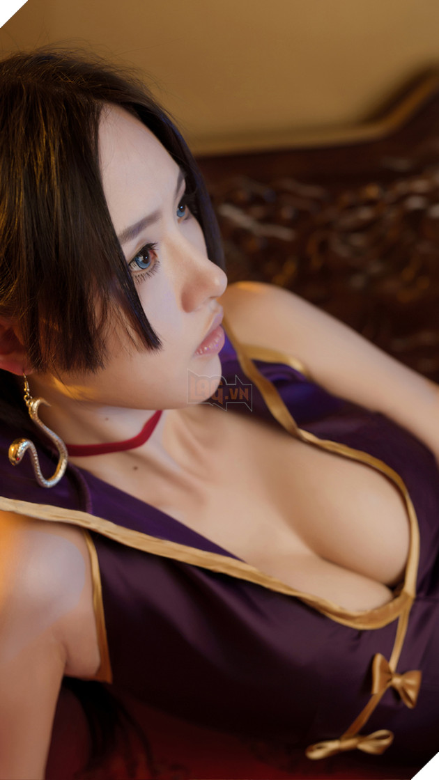 Ngắm đôi chân dài miên man của nàng Boa Hancock trong One Piece