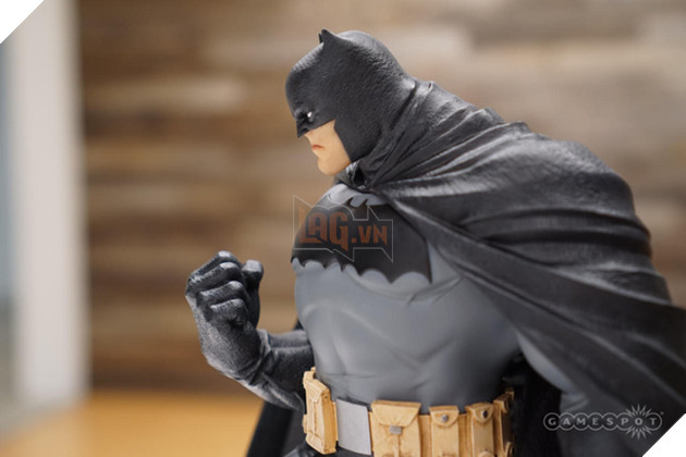 Choáng với tượng Batman siêu ngầu, siêu "béo" mới của DC